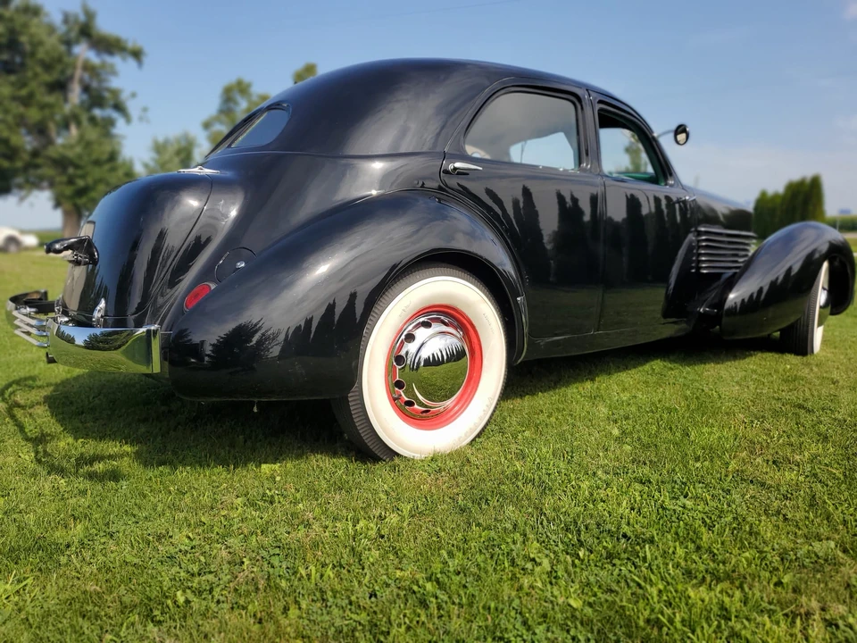 1937 Cord 810 & 812 - Image 8 of 31
