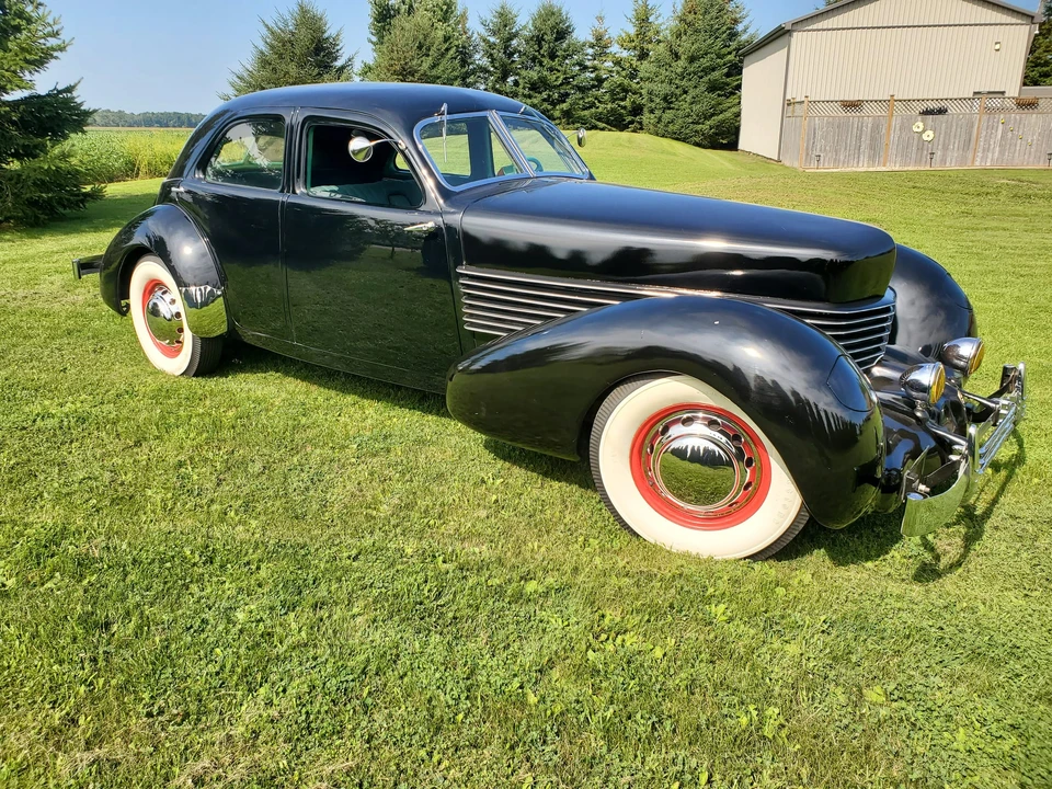 1937 Cord 810 & 812 - Image 9 of 31
