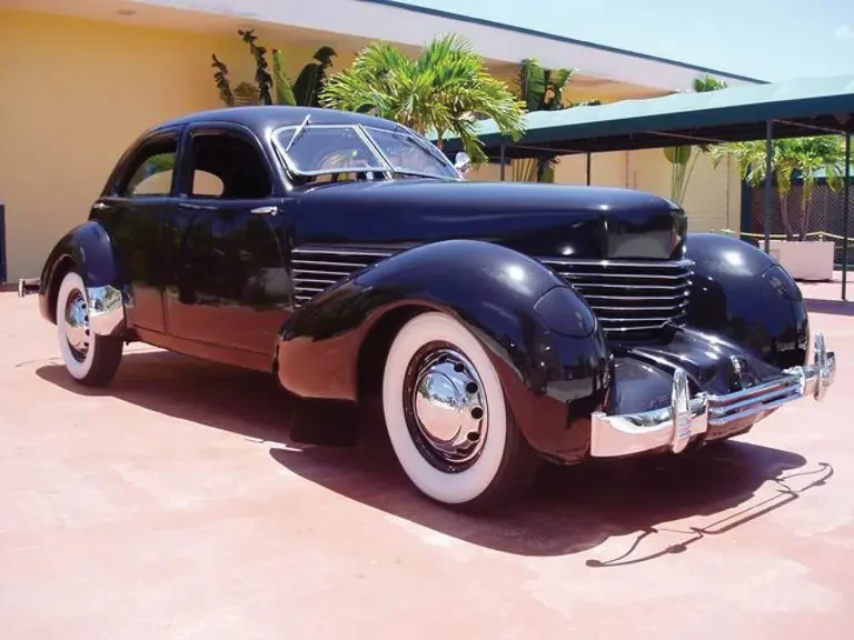 1937 Cord 810 & 812 - Image 2 of 2