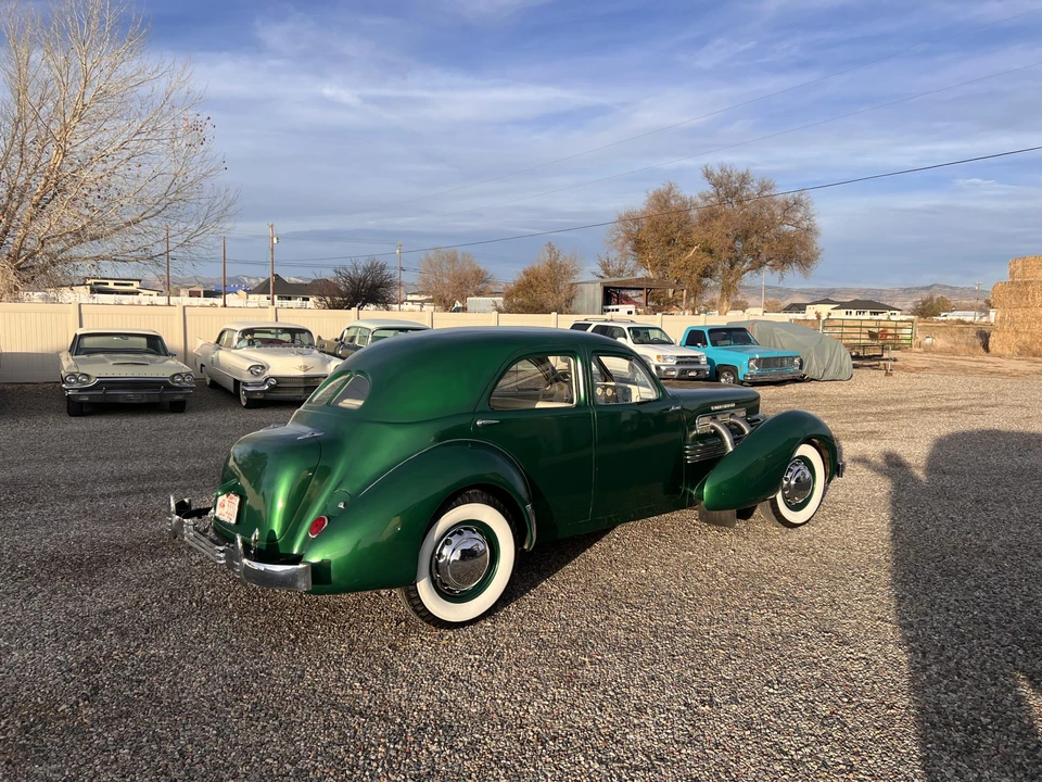 1937 Cord 810 & 812 - Image 22 of 31