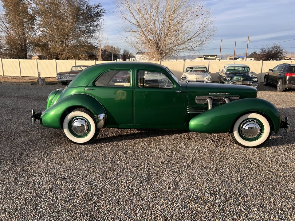1937 Cord 810 & 812 - Image 25 of 31