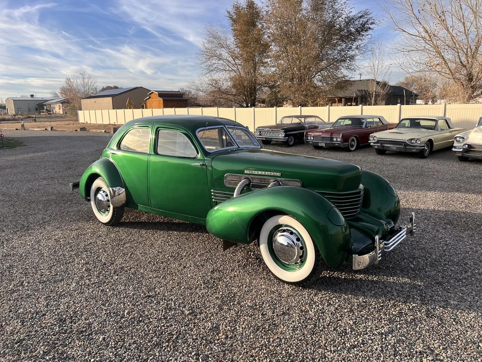 1937 Cord 810 & 812 - Image 2 of 31