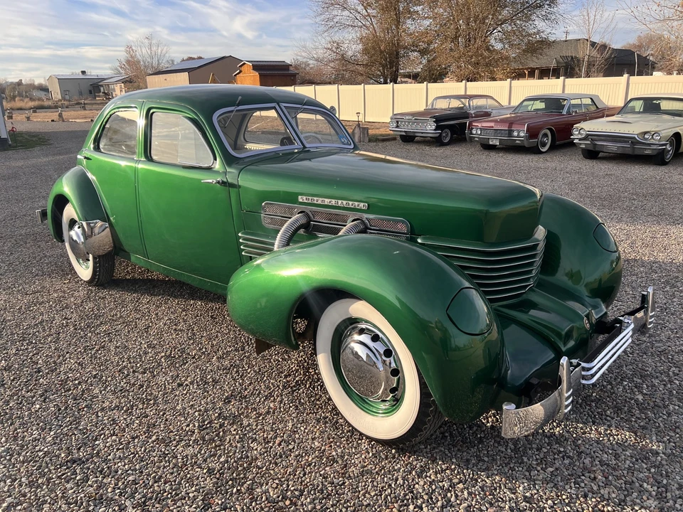 1937 Cord 810 & 812 - Image 4 of 31