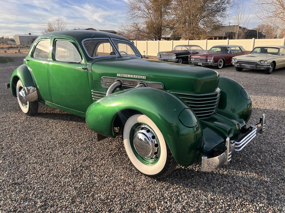 1937 Cord 810 & 812 - Image 3 of 31