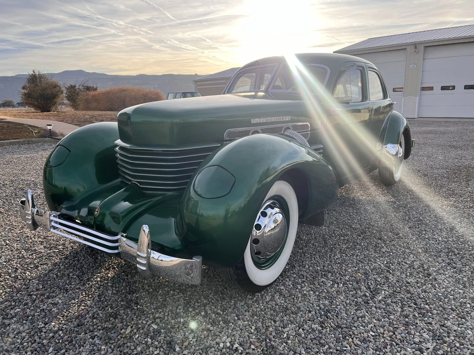 1937 Cord 810 & 812 - Image 8 of 31