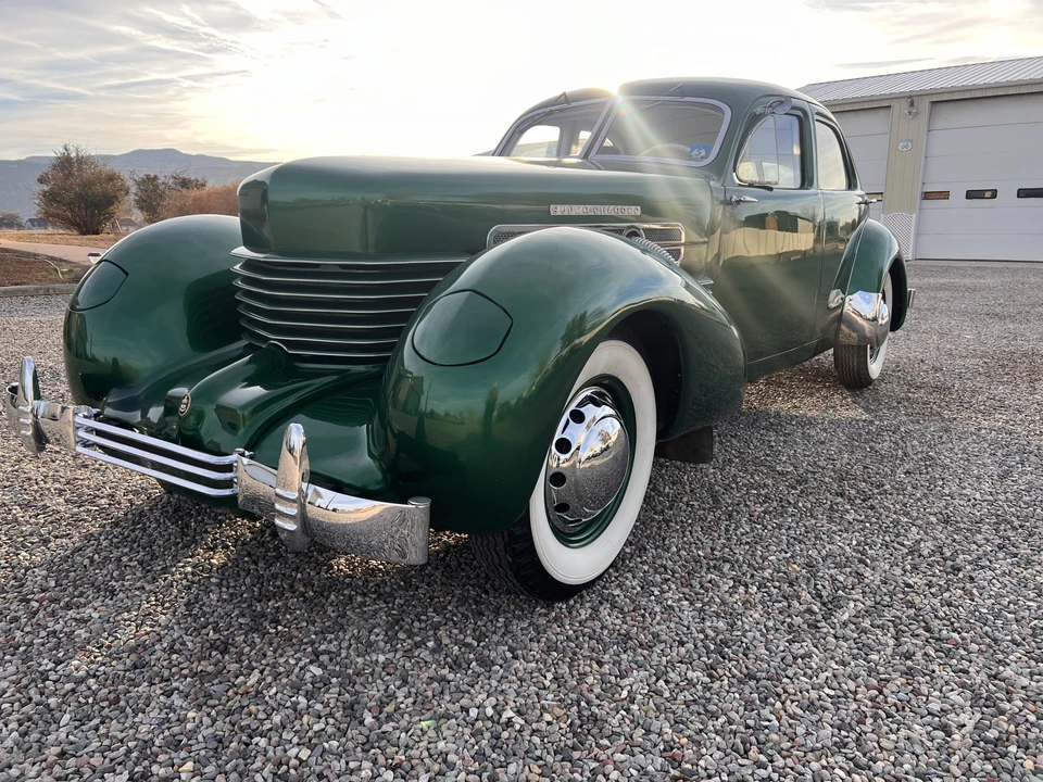 1937 Cord 810 & 812 - Image 10 of 31