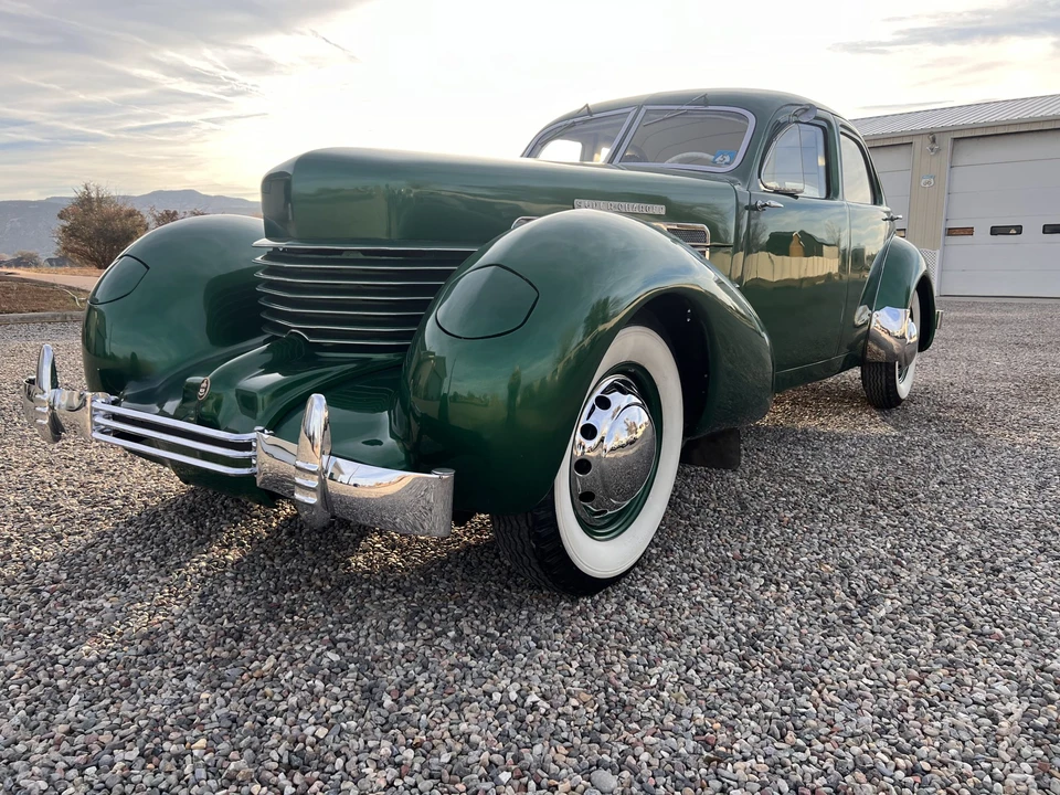 1937 Cord 810 & 812 - Image 11 of 31