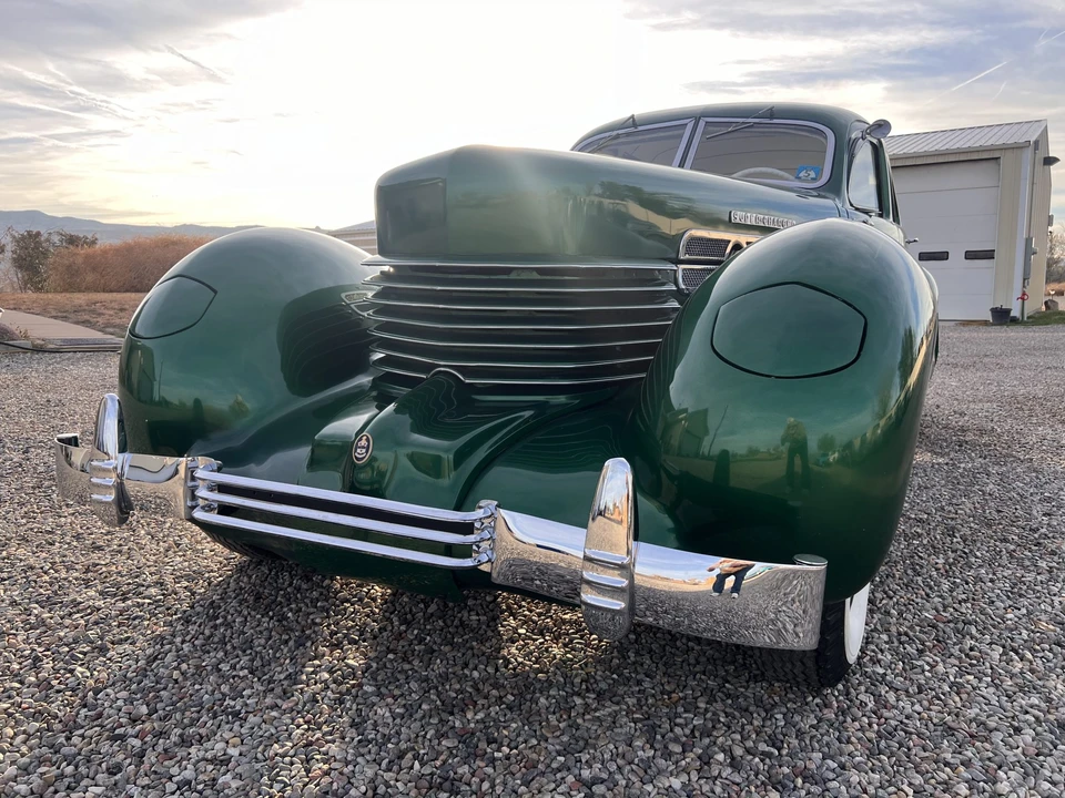 1937 Cord 810 & 812 - Image 7 of 31