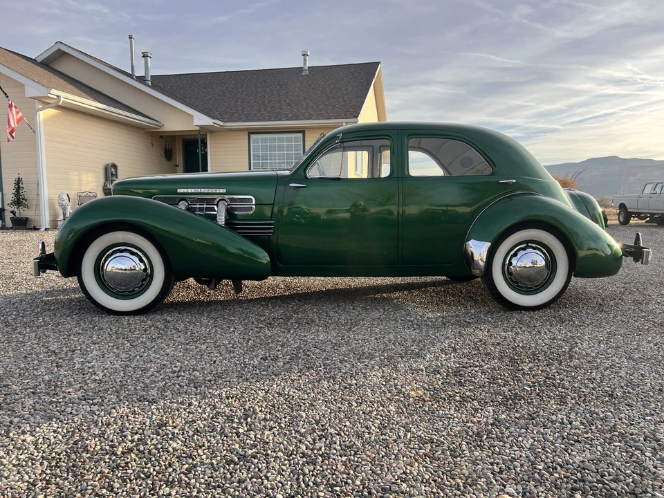 1937 Cord 810 & 812 - Image 16 of 31