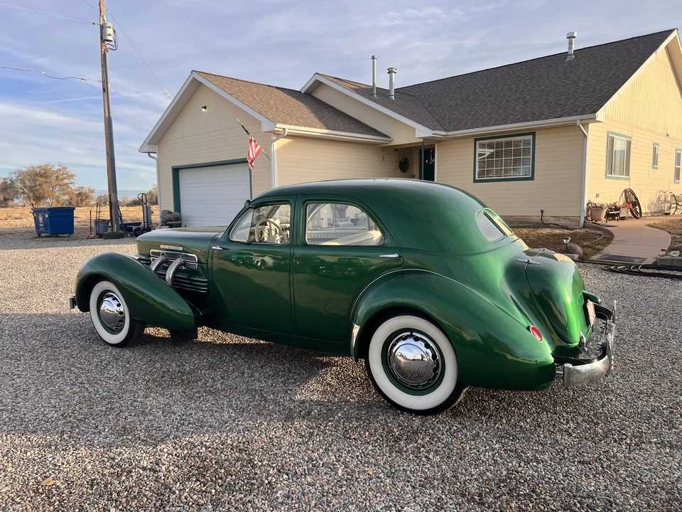 1937 Cord 810 & 812 - Image 17 of 31