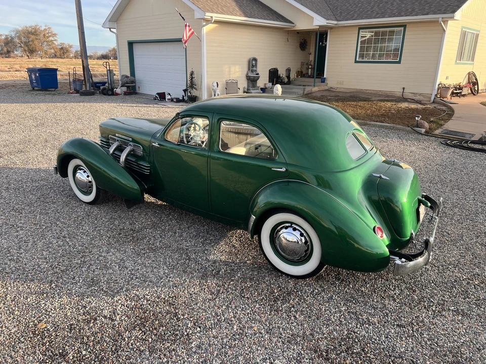 1937 Cord 810 & 812 - Image 18 of 31