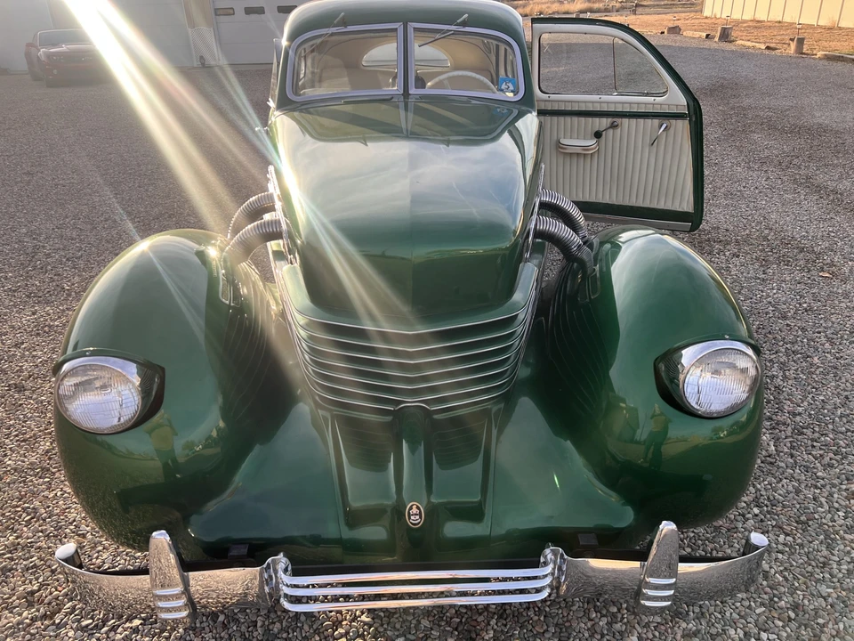 1937 Cord 810 & 812 - Image 28 of 31
