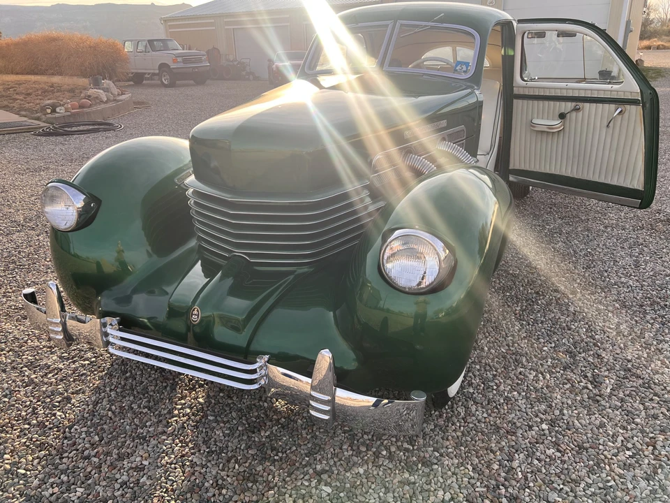 1937 Cord 810 & 812 - Image 29 of 31