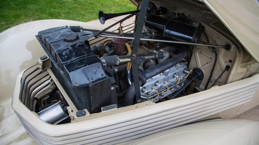 1937 Cord 810 & 812 - Image 6 of 12