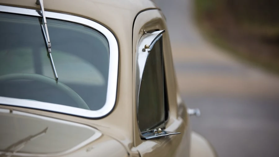1937 Cord 810 & 812 - Image 9 of 12