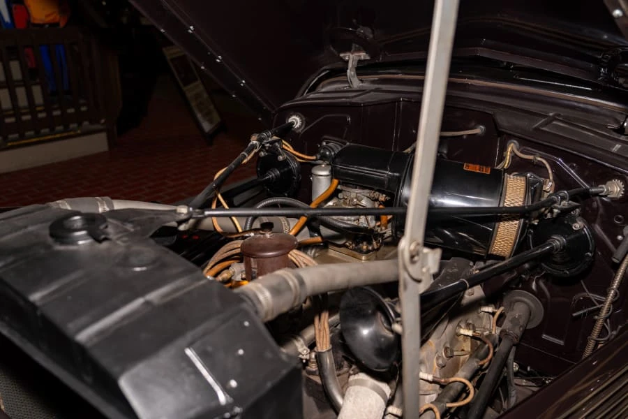 1937 Cord 810 & 812 - Image 12 of 15
