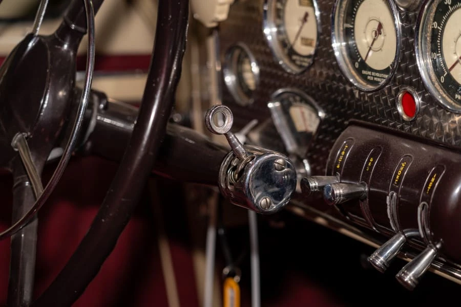 1937 Cord 810 & 812 - Image 10 of 15