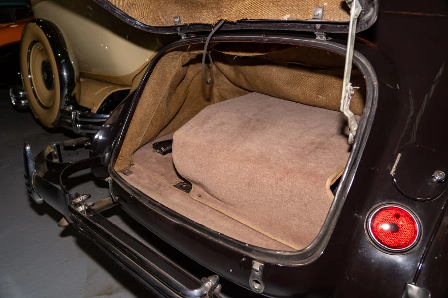 1937 Cord 810 & 812 - Image 15 of 15