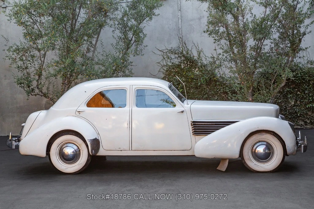 1937 Cord 810 & 812 - Image 4 of 12