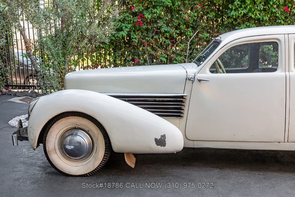 1937 Cord 810 & 812 - Image 12 of 12