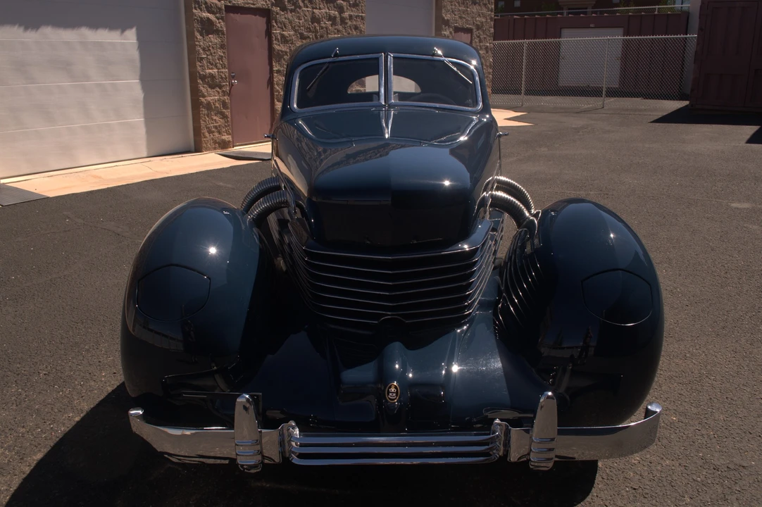 1937 Cord 810 & 812 - Image 12 of 31