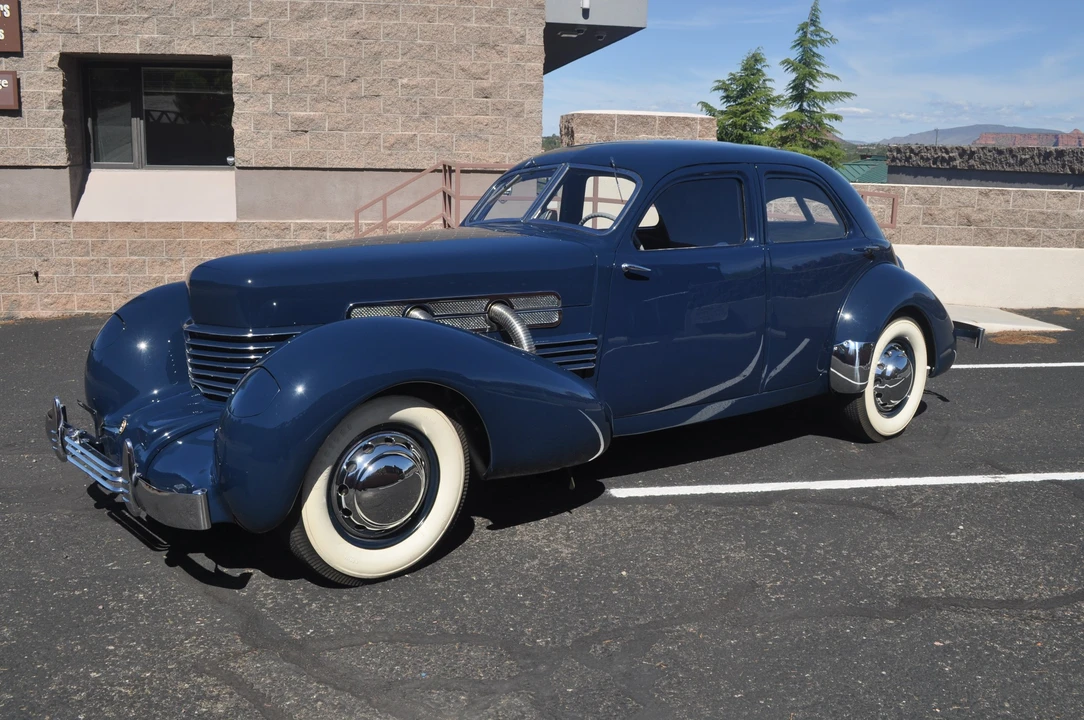 1937 Cord 810 & 812 - Image 3 of 31