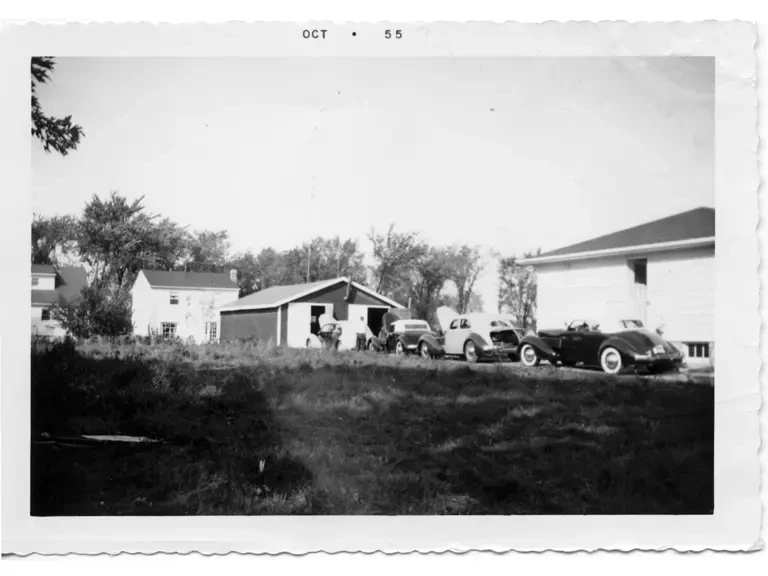 1937 Cord 810 & 812 - Image 23 of 27