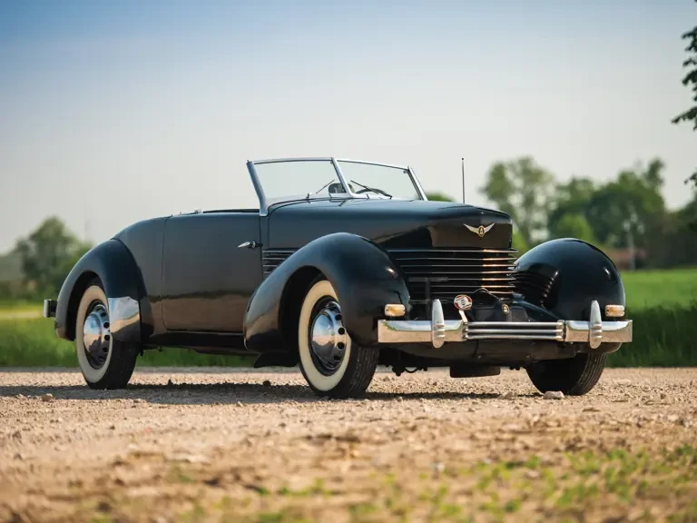 1937 Cord 810 & 812 - Image 2 of 27