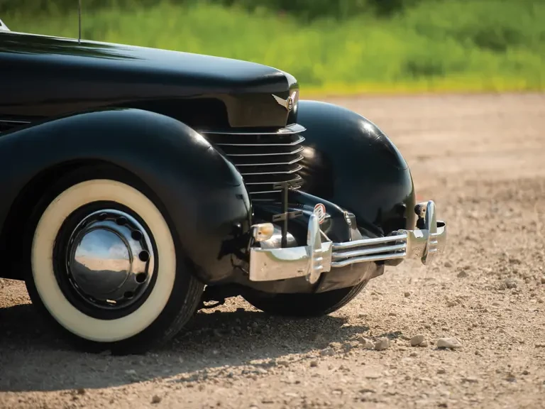 1937 Cord 810 & 812 - Image 10 of 27