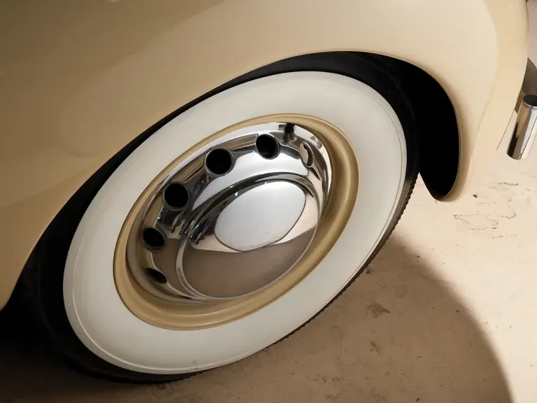 1937 Cord 810 & 812 - Image 8 of 23