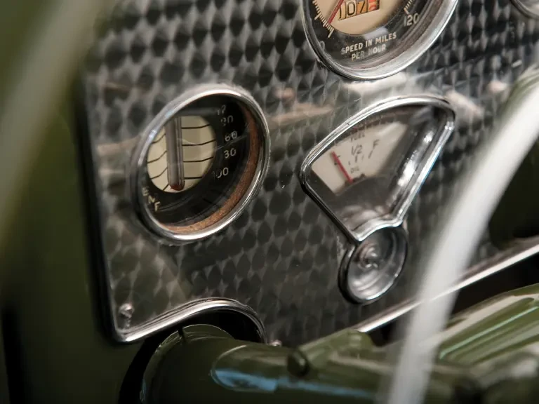 1937 Cord 810 & 812 - Image 15 of 23