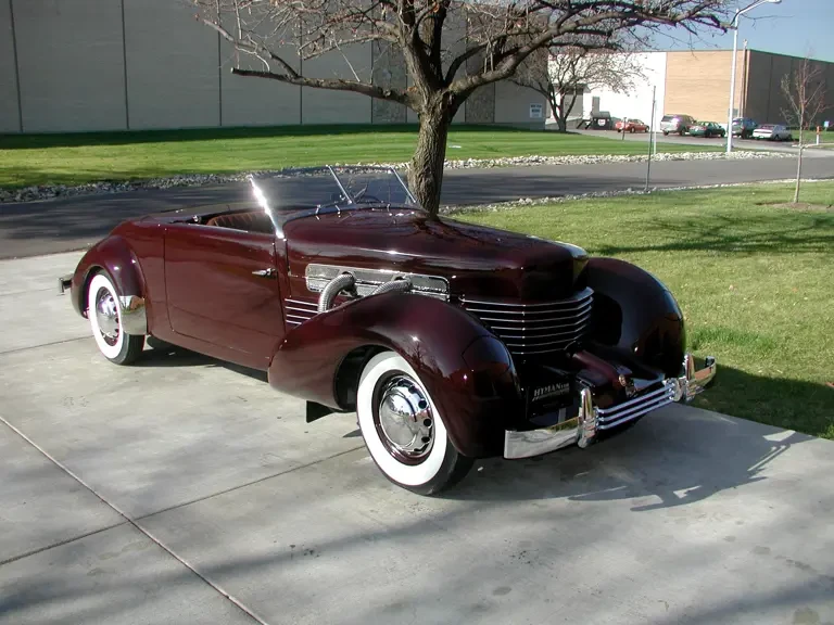 1937 Cord 810 & 812 - Image 2 of 8