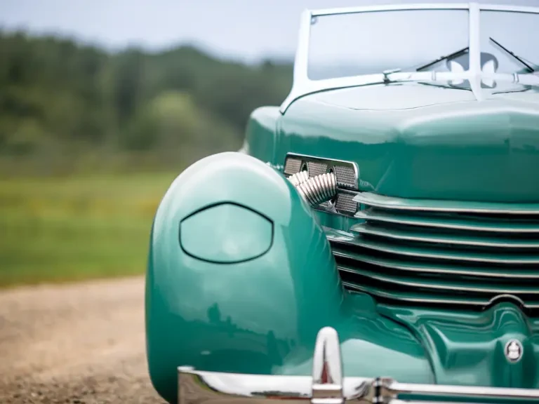 1937 Cord 810 & 812 - Image 8 of 15