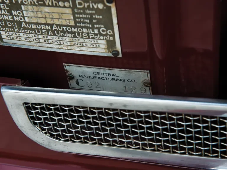 1937 Cord 810 & 812 - Image 27 of 31