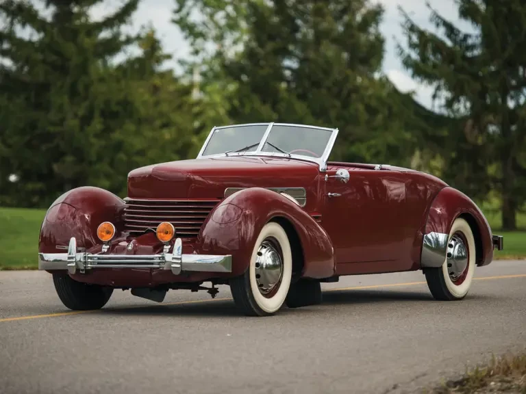 1937 Cord 810 & 812 - Image 2 of 31