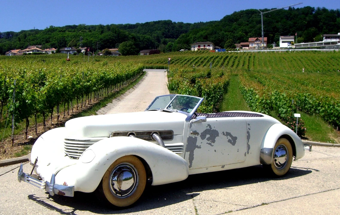 1937 Cord 810 & 812 - Image 5 of 6