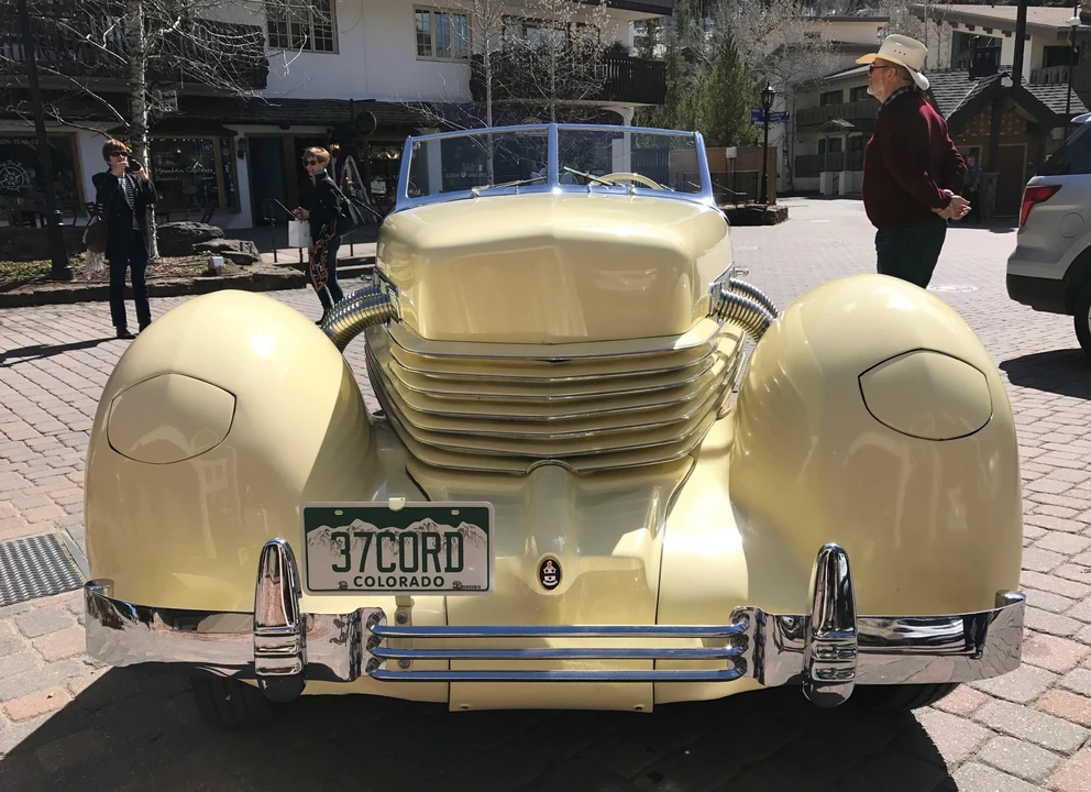 1937 Cord 810 & 812 - Image 9 of 31