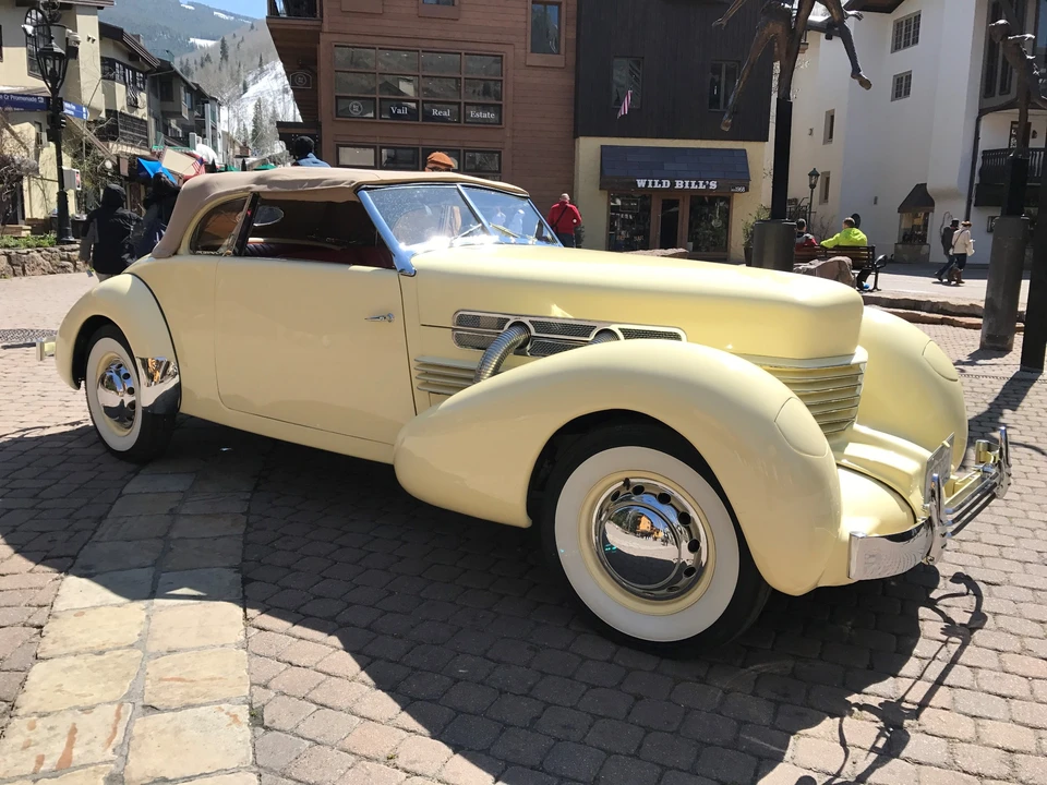 1937 Cord 810 & 812 - Image 7 of 31
