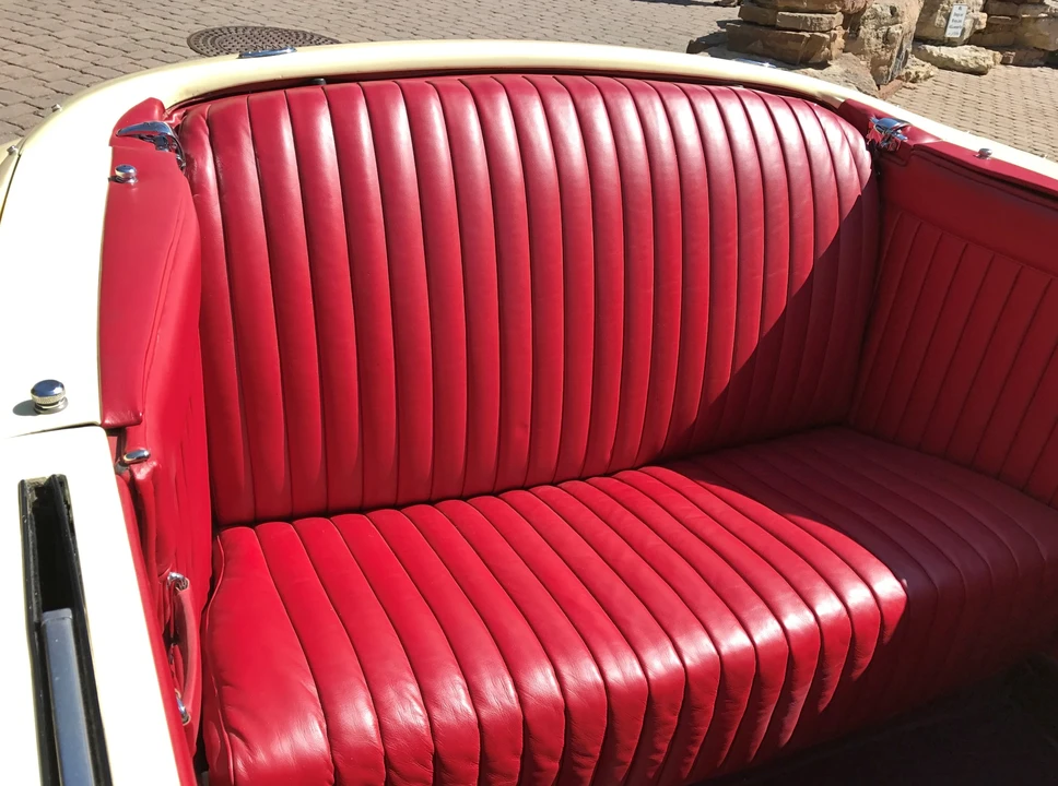 1937 Cord 810 & 812 - Image 24 of 31