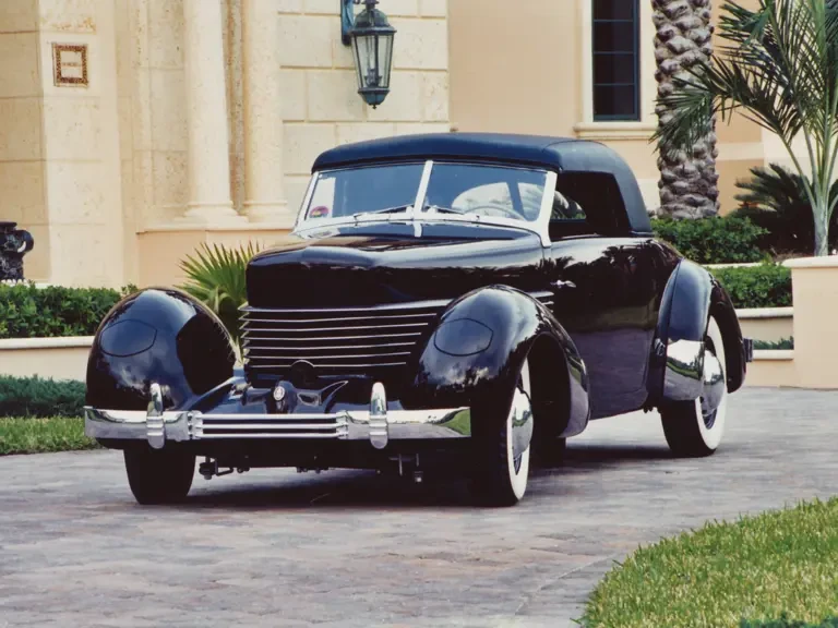 1937 Cord 810 & 812 - Image 2 of 2