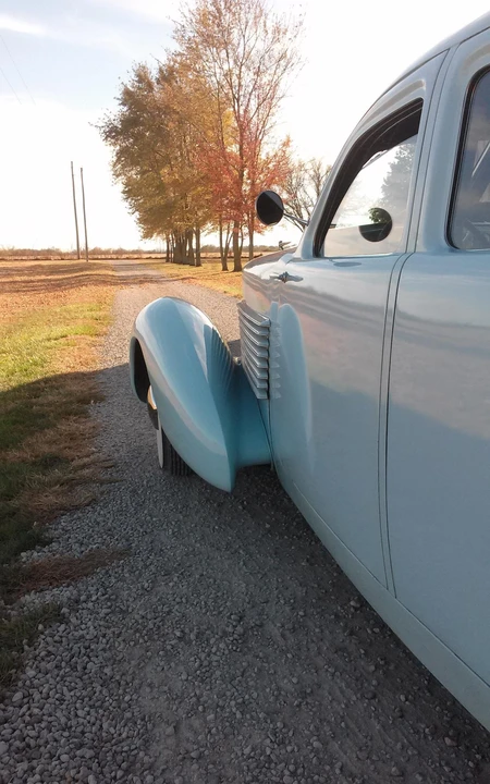 1937 Cord 810 & 812 - Image 17 of 31