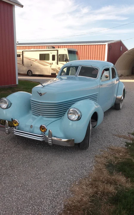 1937 Cord 810 & 812 - Image 2 of 31