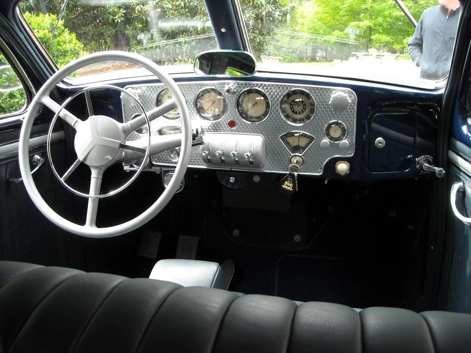 1937 Cord 810 & 812 - Image 28 of 31