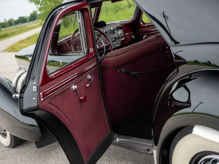 1937 Cord 810 & 812 - Image 30 of 31