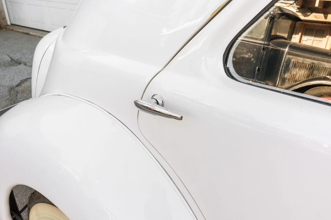 1937 Cord 810 & 812 - Image 25 of 31
