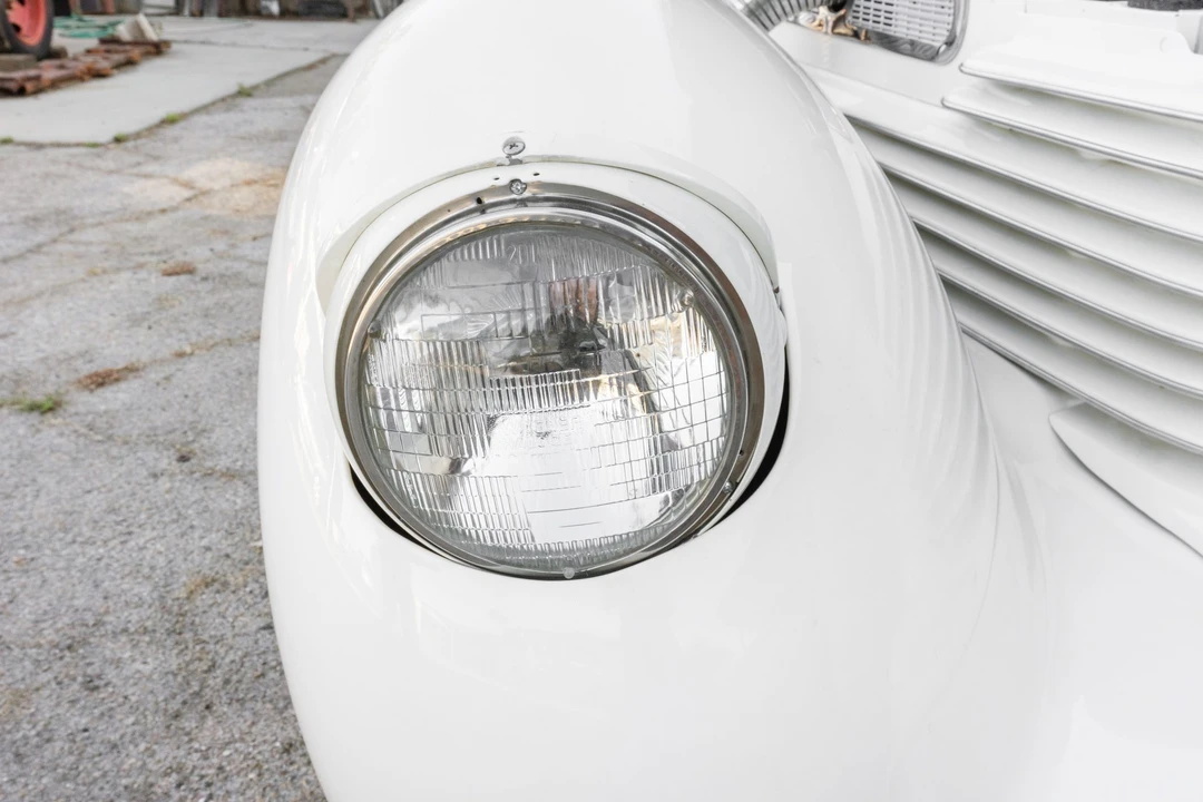 1937 Cord 810 & 812 - Image 12 of 31