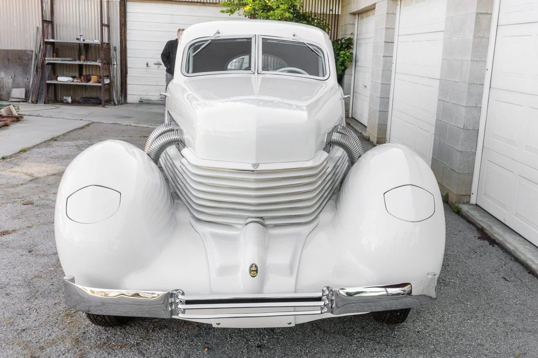 1937 Cord 810 & 812 - Image 3 of 31