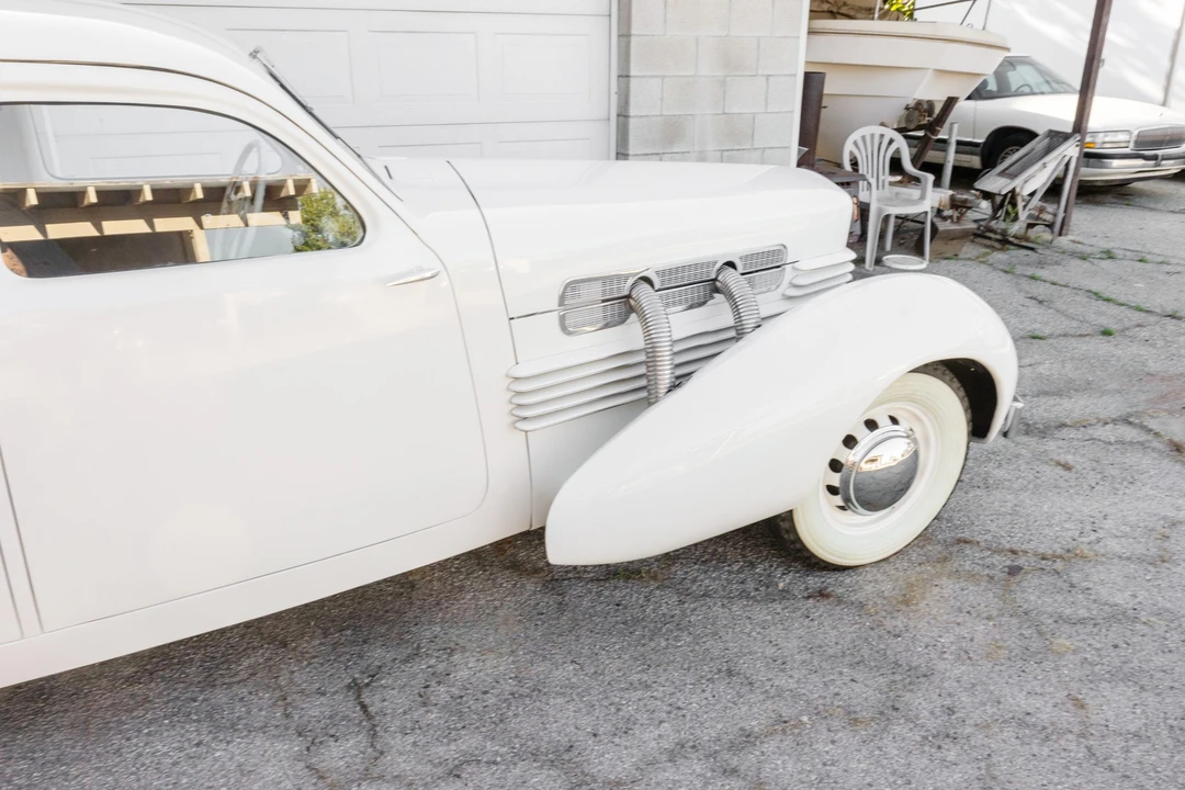 1937 Cord 810 & 812 - Image 9 of 31