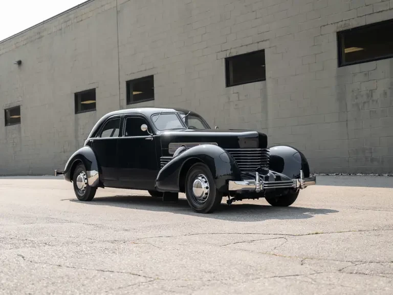 1937 Cord 810 & 812 - Image 2 of 27