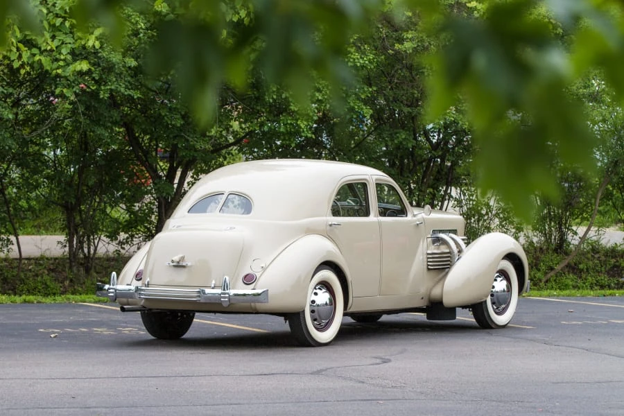 1937 Cord 810 & 812 - Image 3 of 12